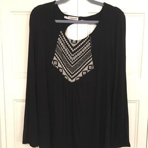 Back Keyhole Long Sleeve Top